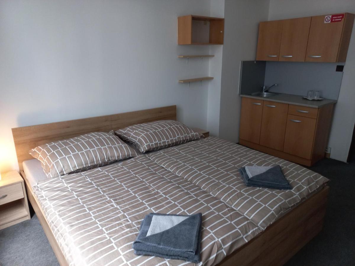Penzion Tina Prešov Exteriör bild